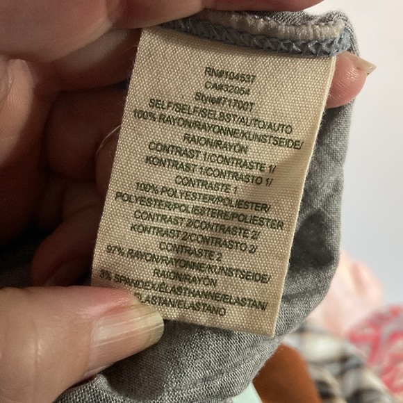 NWT Anthropologie Tiny grey and blue floral mixed media balloon sleeved top - Picture 14 of 15